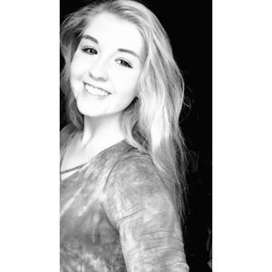 Meet your Posher, Lauren